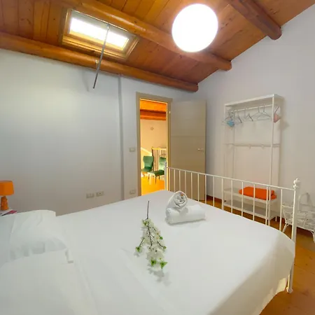 Casa Iv Novembre Apartment *